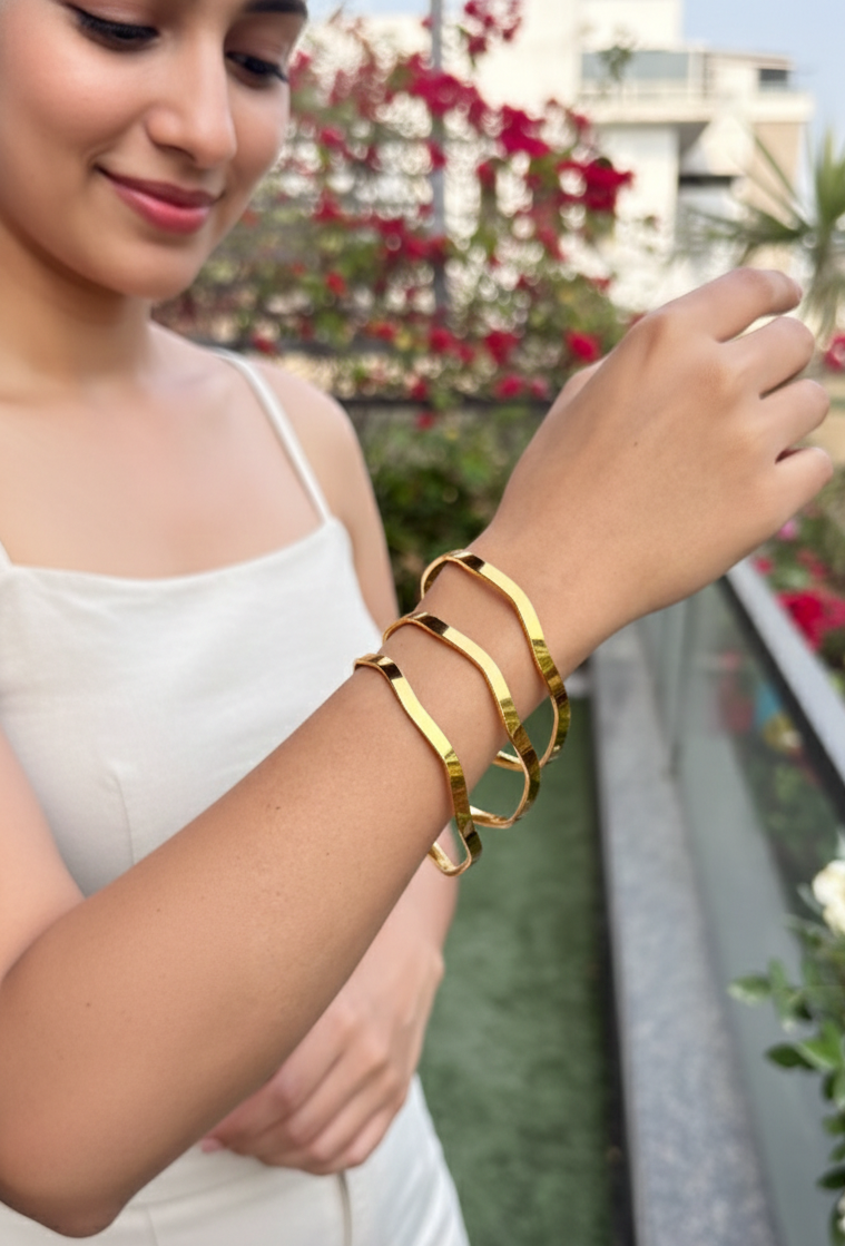 Thick Wavy Bangles | Gold | Anti Tarnish