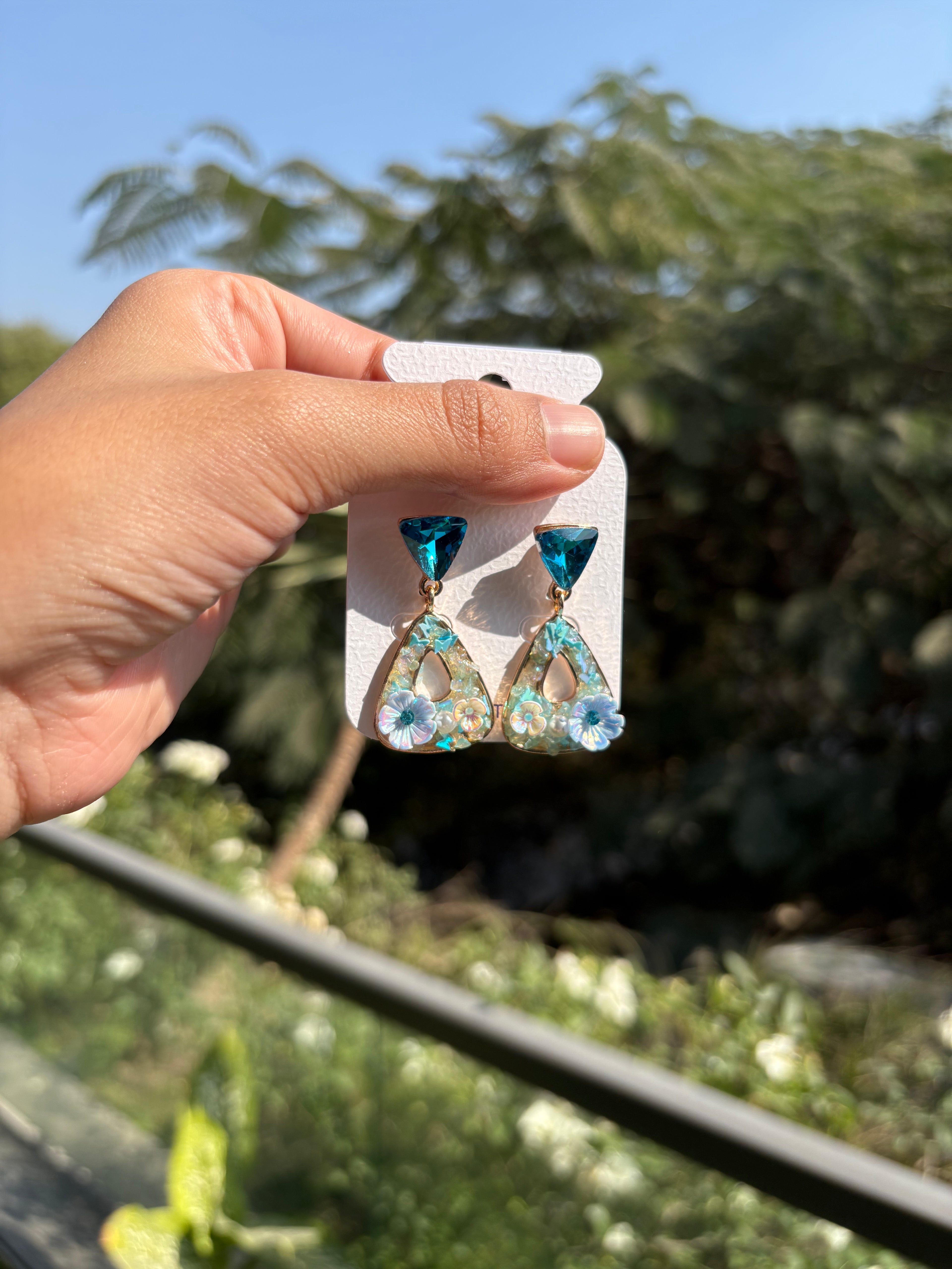 Triangle Floral Drops | Blue
