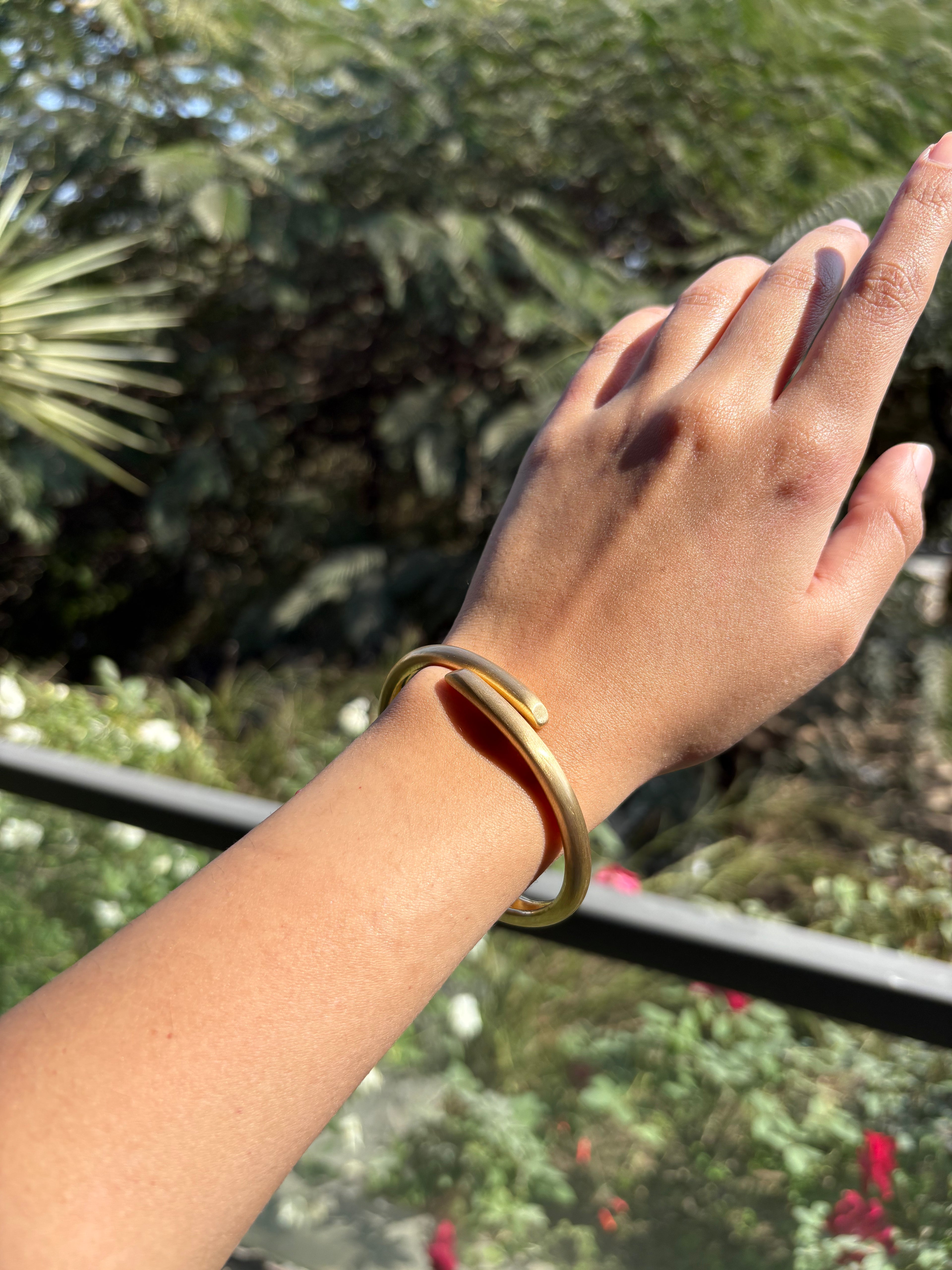 Overlapping Bracelet | Matte Gold | Anti Tarnish