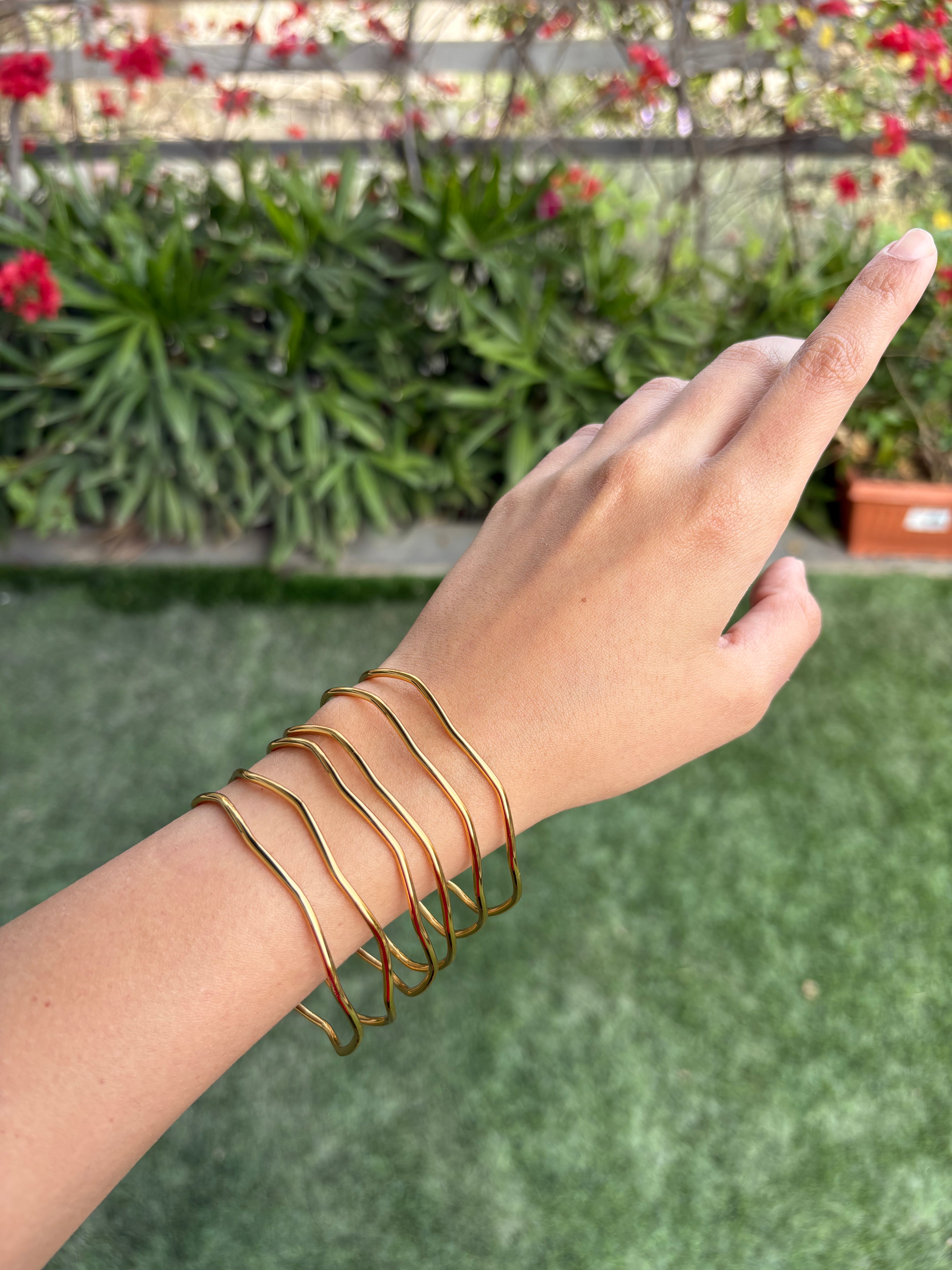 Wavy Bangles | Gold | Anti Tarnish