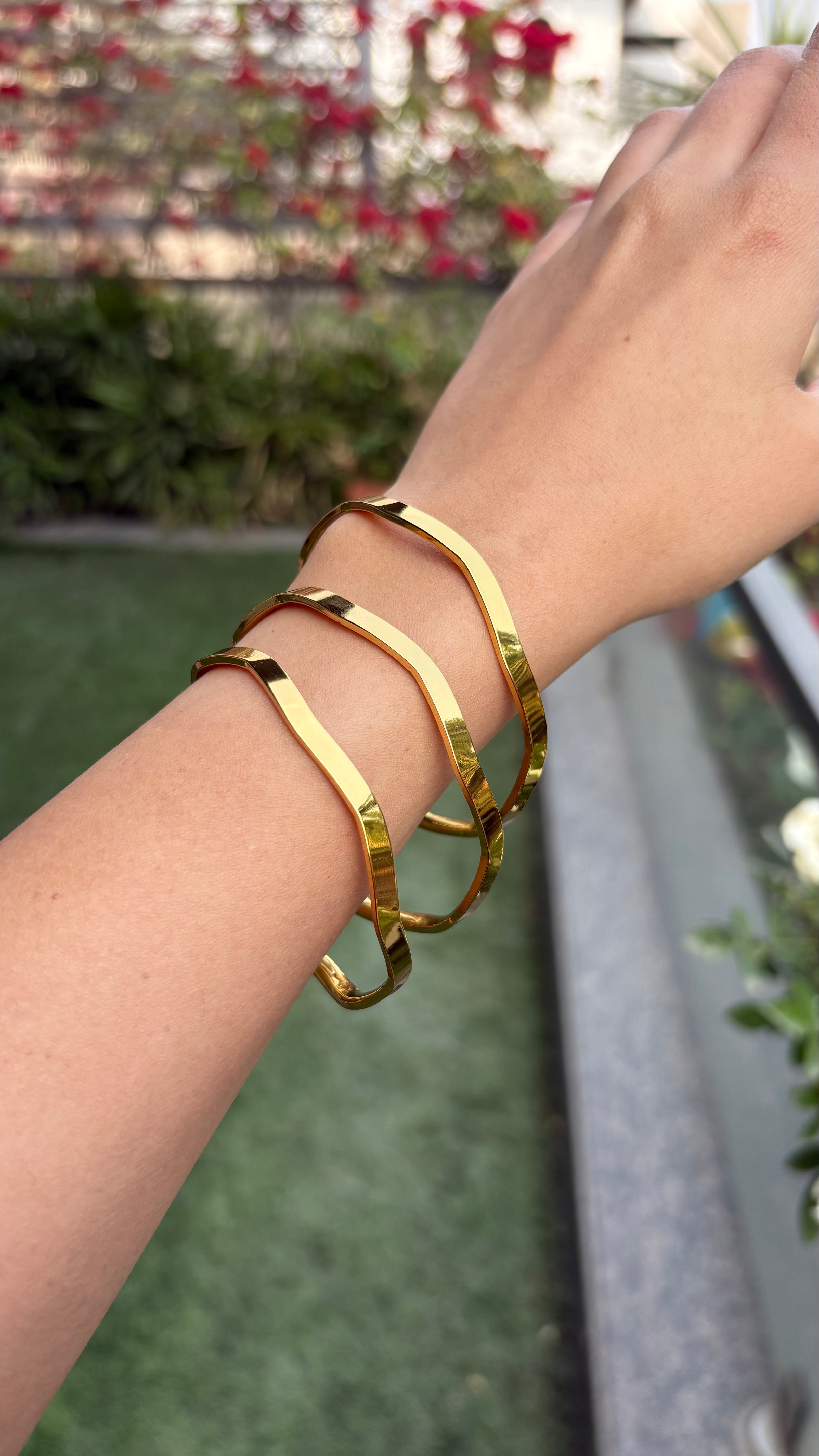 Thick Wavy Bangles | Gold | Anti Tarnish