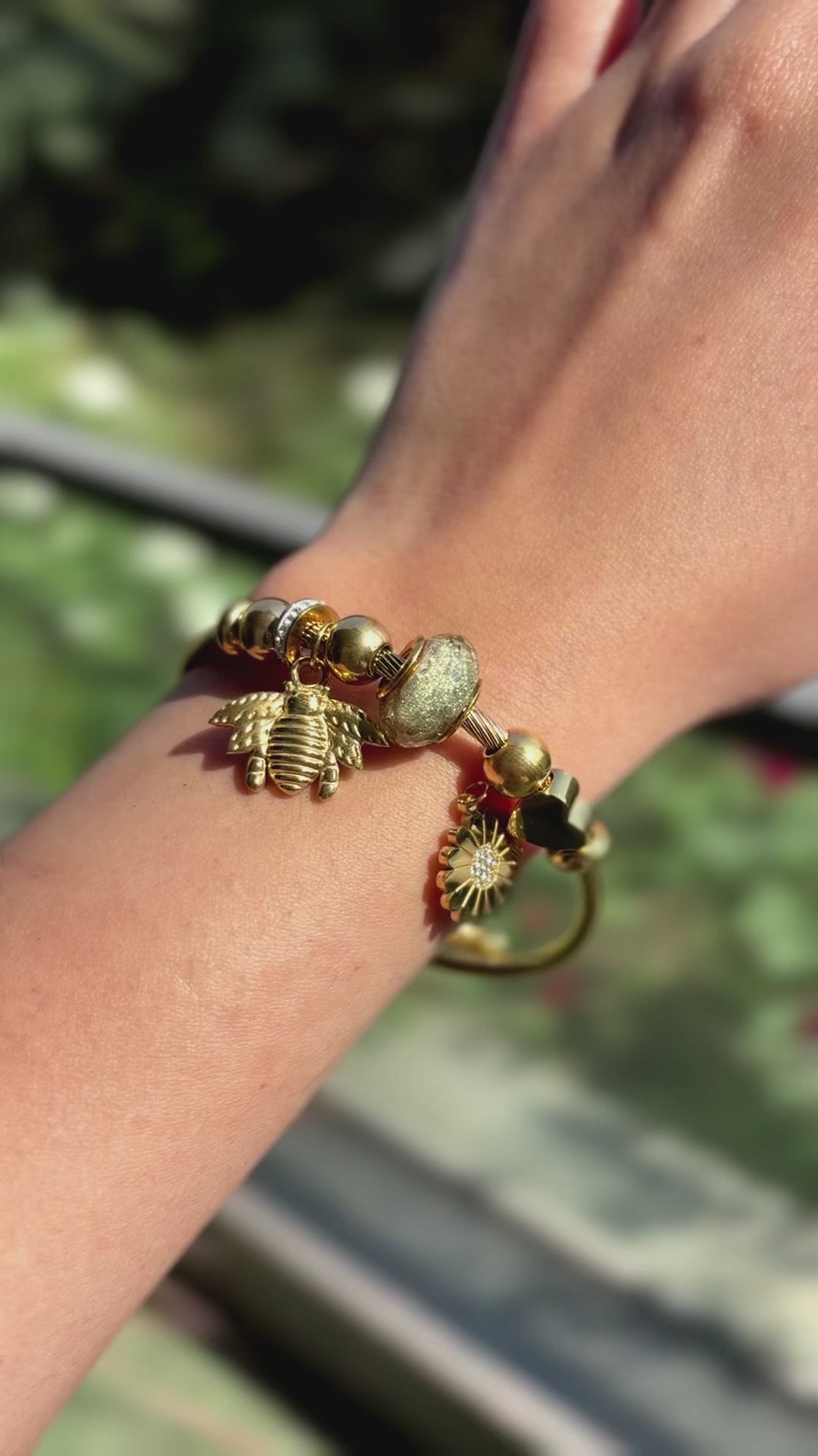 Bee Charm Bracelet | Gold | Anti Tarnish